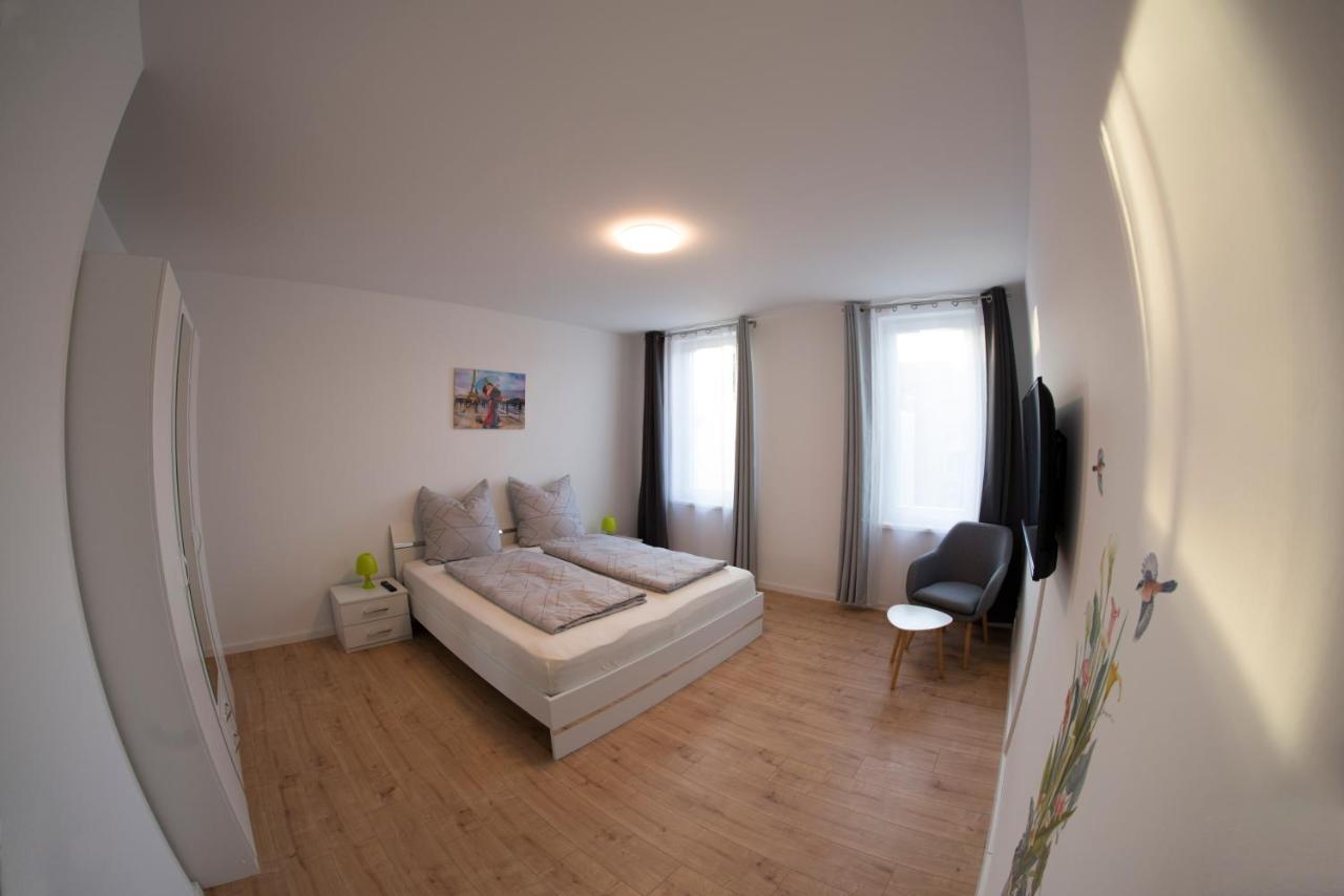 Schoene Ferienwohnung 78M2, 3 Schlafzimmer, 2 Baeder, Zentrumnah, 1Og Эрфурт Экстерьер фото
