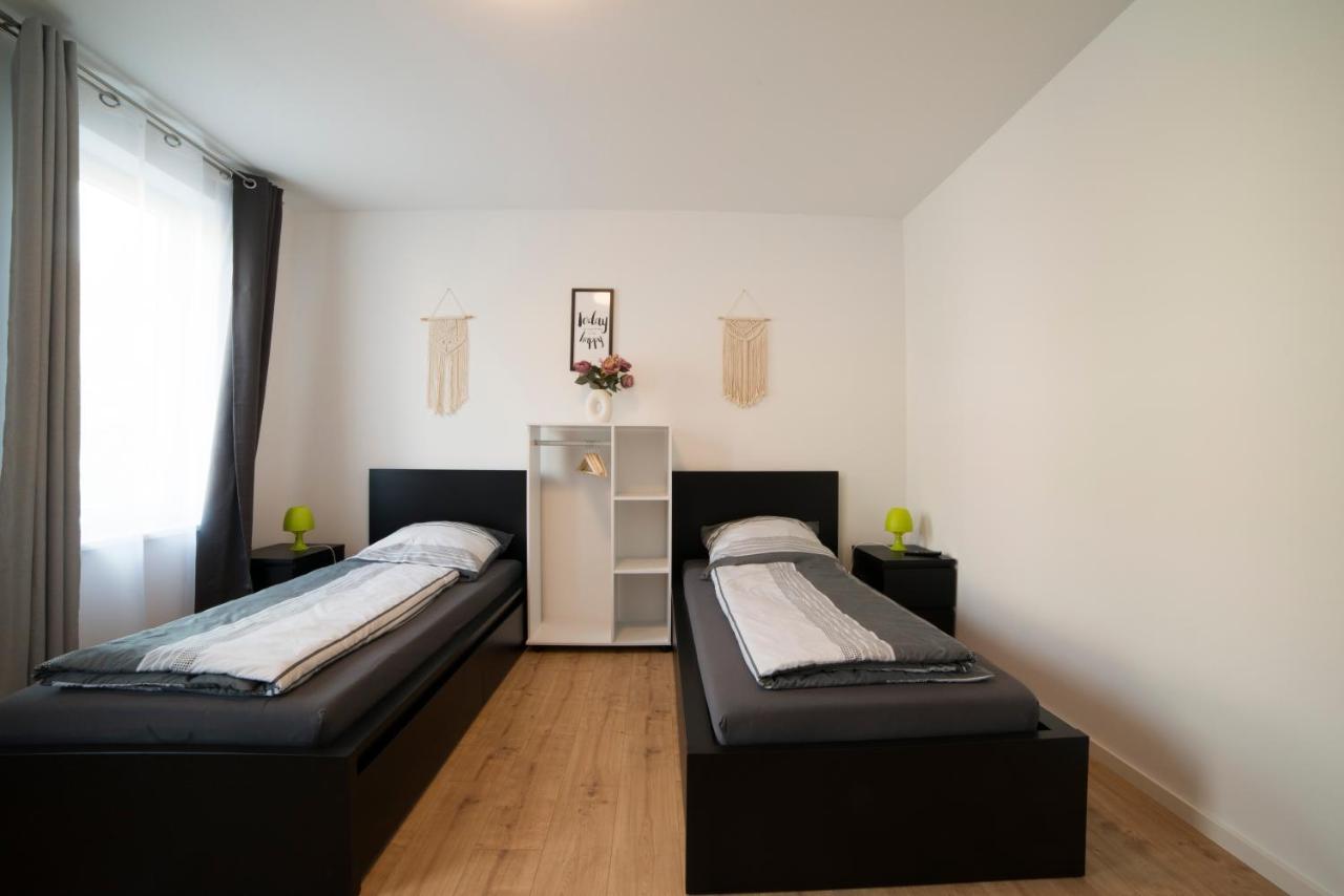 Schoene Ferienwohnung 78M2, 3 Schlafzimmer, 2 Baeder, Zentrumnah, 1Og Эрфурт Экстерьер фото