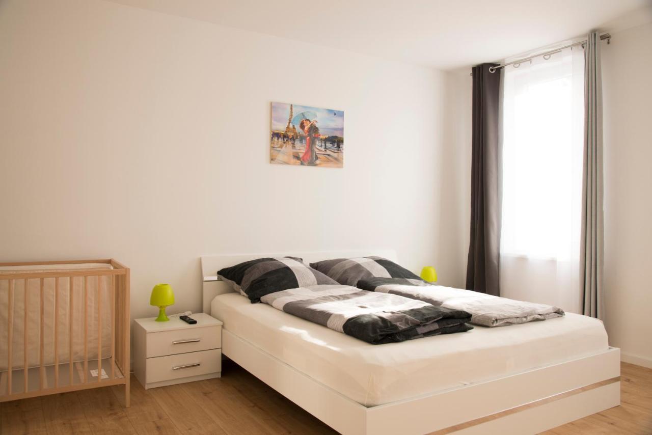 Schoene Ferienwohnung 78M2, 3 Schlafzimmer, 2 Baeder, Zentrumnah, 1Og Эрфурт Экстерьер фото