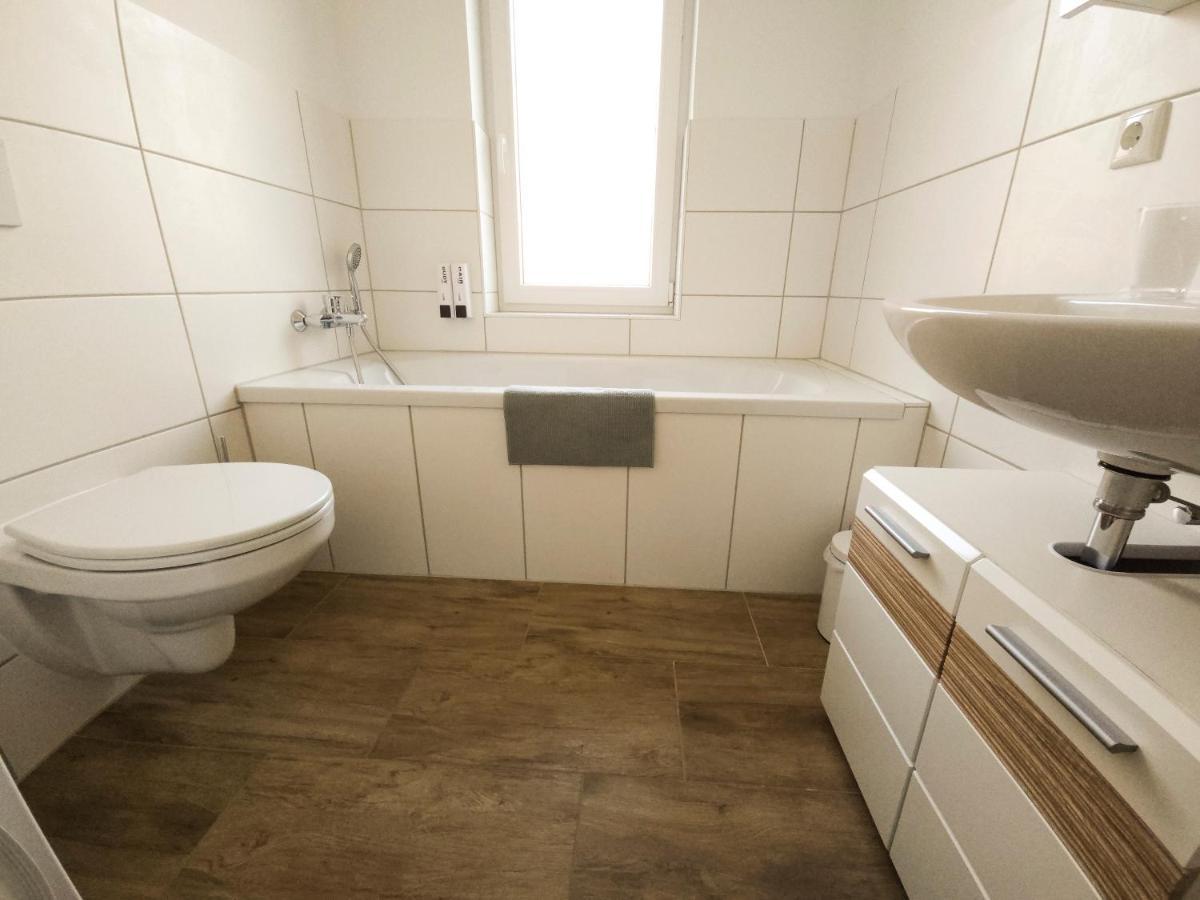 Schoene Ferienwohnung 78M2, 3 Schlafzimmer, 2 Baeder, Zentrumnah, 1Og Эрфурт Экстерьер фото