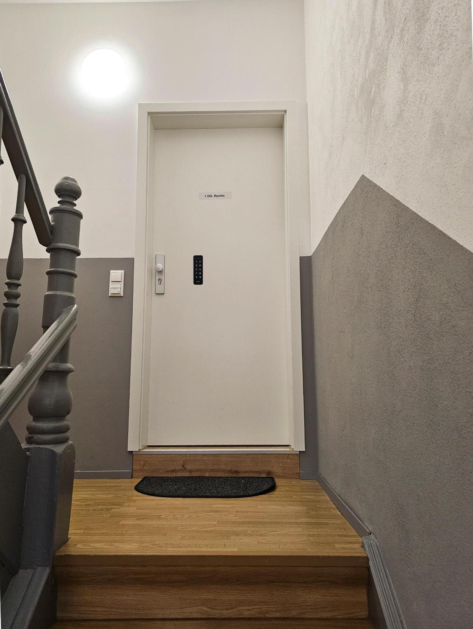 Schoene Ferienwohnung 78M2, 3 Schlafzimmer, 2 Baeder, Zentrumnah, 1Og Эрфурт Экстерьер фото